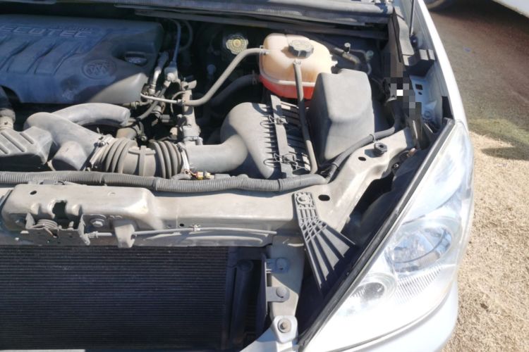 Used Buick GL8 2014 2.4L Classic Edition Engine Bay Left