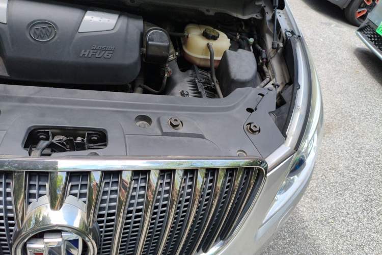 Used Buick GL8 2014 3.0L GT Luxury Business Haoya Edition Engine Bay Left