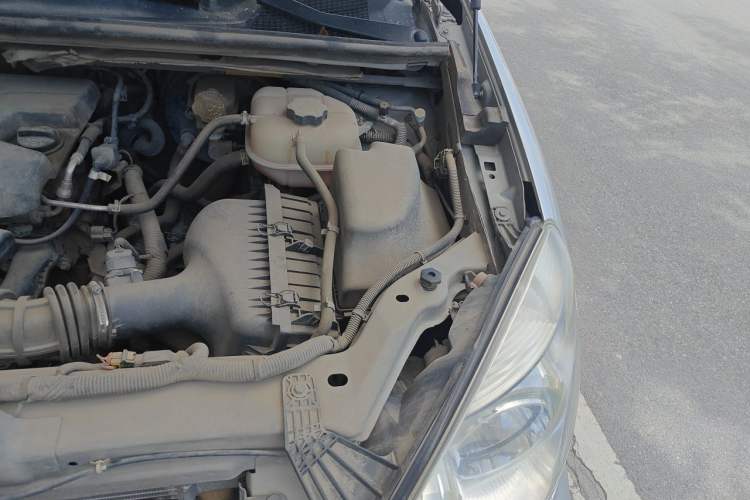 Used Buick GL8 2014 2.4L Classic Edition Engine Bay Left