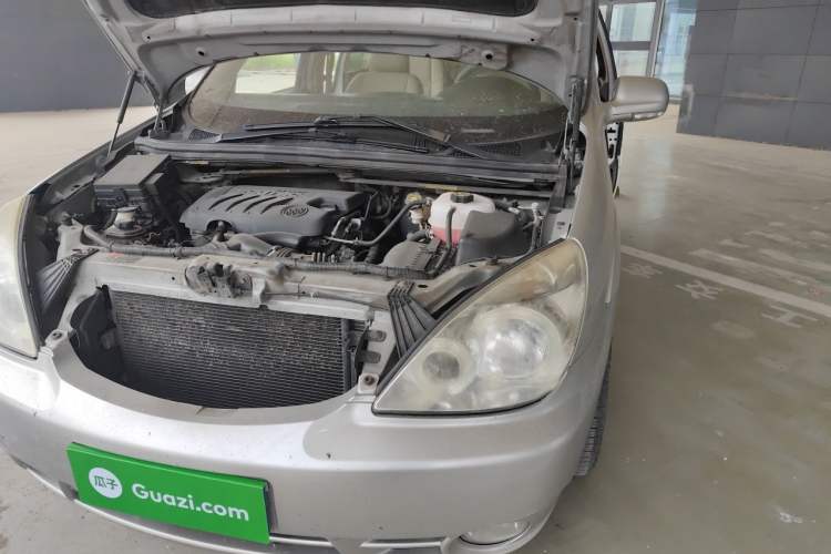 Used Buick GL8 2014 2.4L Classic Edition Engine Bay Left