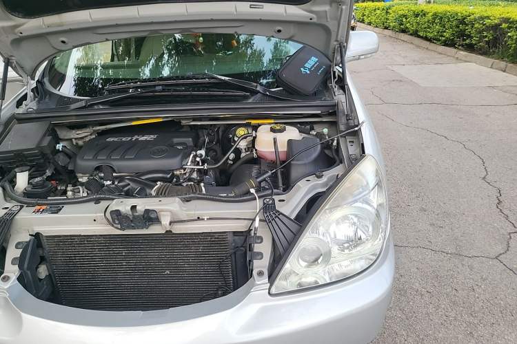 Used Buick GL8 2014 2.4L Classic Edition Engine Bay Left