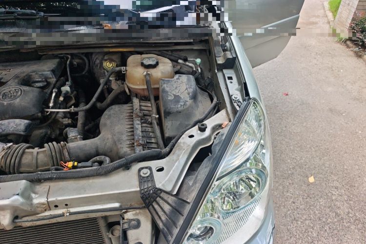 Used Buick GL8 2014 2.4L Classic Edition Engine Bay Left