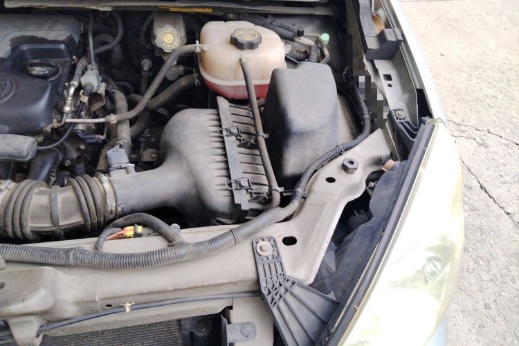 Used Buick GL8 2014 2.4L Classic Edition Engine Bay Left