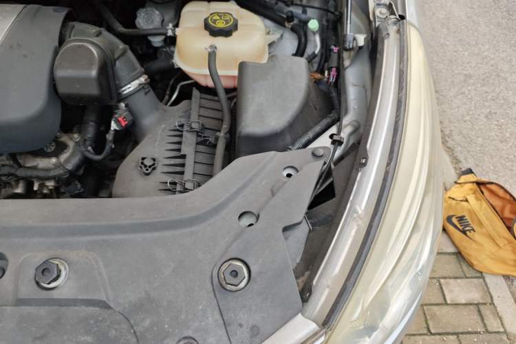 Used Buick GL8 2014 3.0L XT Luxury Business Flagship Edition Engine Bay Left
