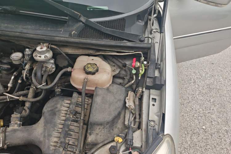 Used Buick GL8 2014 2.4L Classic Edition Engine Bay Left