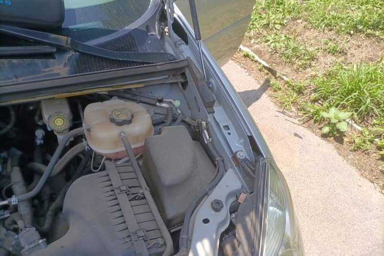 Used Buick GL8 2014 2.4L Classic Edition Engine Bay Left
