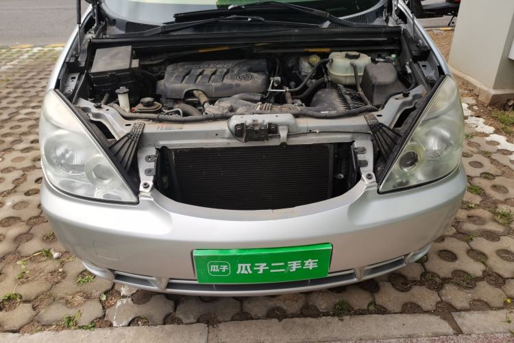 Used Buick GL8 2014 2.4L Classic Edition Engine Bay