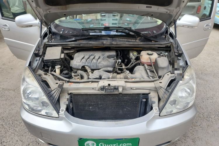 Used Buick GL8 2014 2.4L Executive Edition Engine Bay