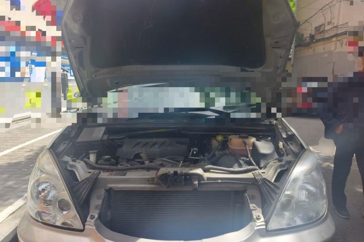Used Buick GL8 2014 2.4L Classic Edition Engine Bay