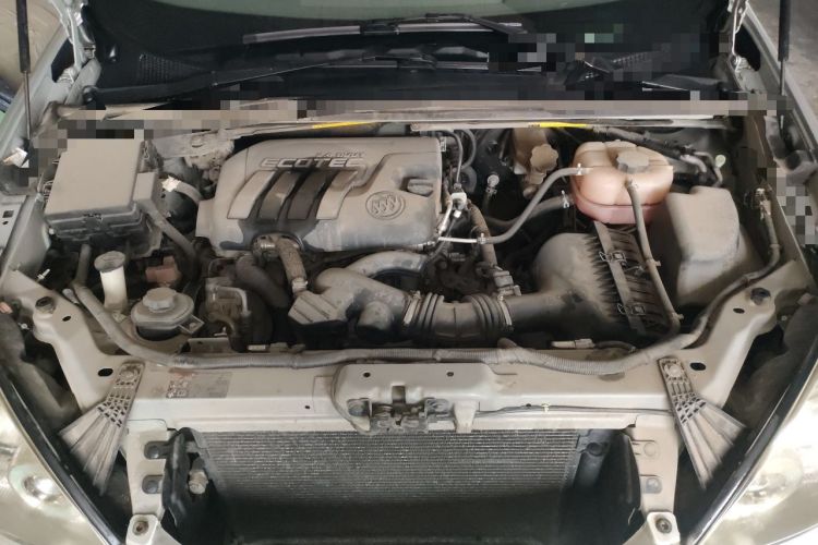 Used Buick GL8 2014 2.4L Classic Edition Engine Bay