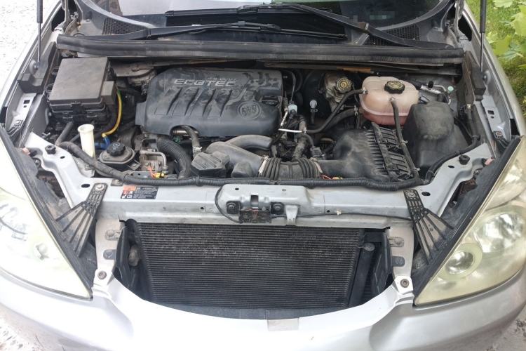 Used Buick GL8 2014 2.4L Classic Edition Engine Bay