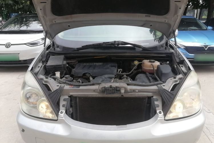 Used Buick GL8 2014 2.4L Classic Edition Engine Bay