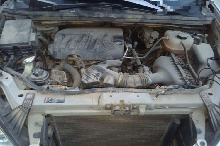 Used Buick GL8 2014 2.4L Classic Edition Engine Bay