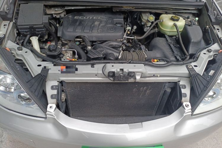 Used Buick GL8 2014 2.4L Classic Edition Engine Bay