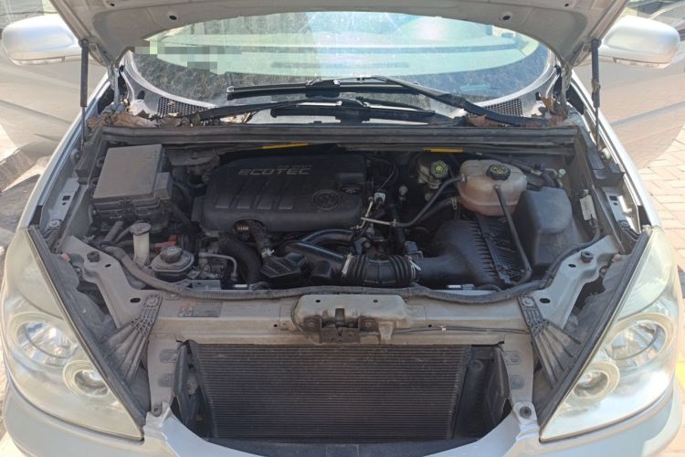 Used Buick GL8 2014 2.4L Classic Edition Engine Bay