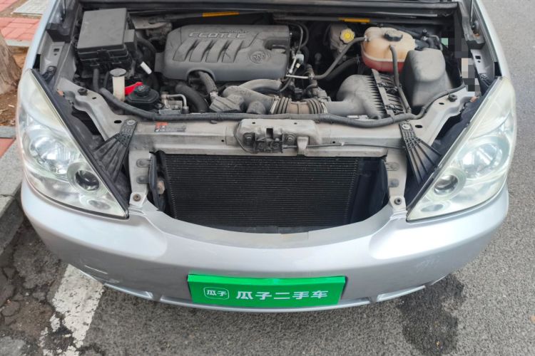 Used Buick GL8 2014 2.4L Classic Edition Engine Bay
