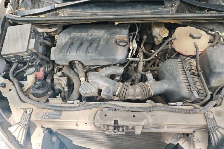 Used Buick GL8 2014 2.4L Classic Edition Engine Bay