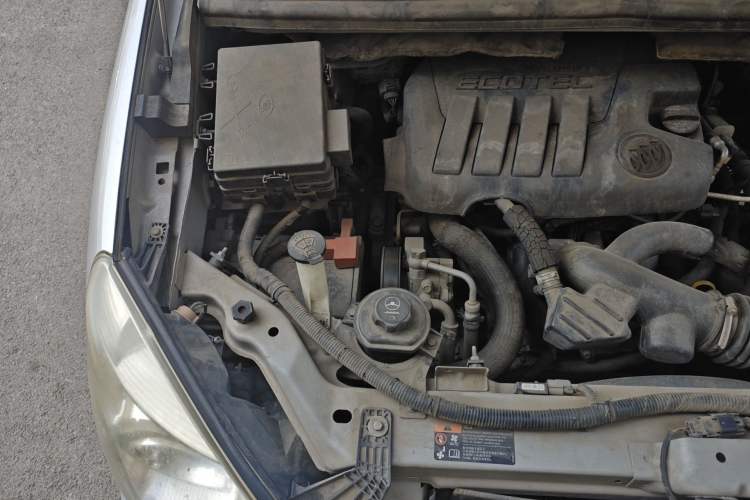 Used Buick GL8 2014 2.4L Classic Edition Engine Bay Right