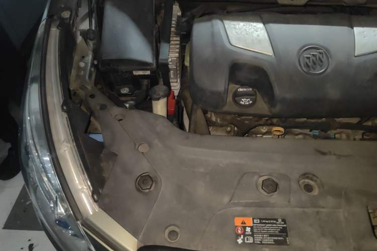 Used Buick GL8 2014 3.0L GT Luxury Business Haoya Edition Engine Bay Right