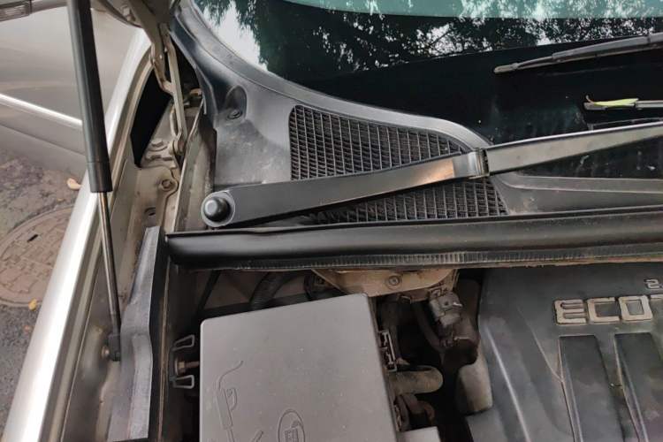 Used Buick GL8 2014 2.4L Classic Edition Engine Bay Right