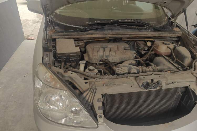 Used Buick GL8 2014 2.4L Classic Edition Engine Bay Right