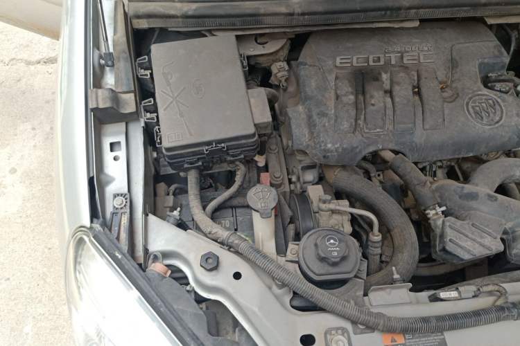 Used Buick GL8 2014 2.4L Classic Edition Engine Bay Right