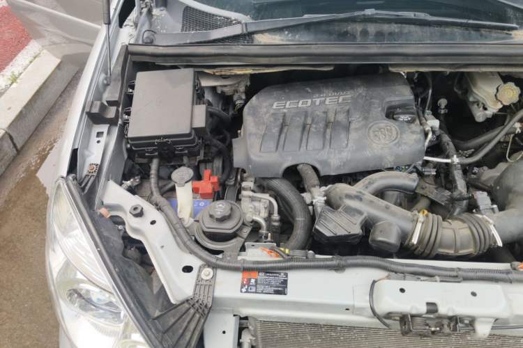Used Buick GL8 2014 2.4L Classic Edition Engine Bay Right