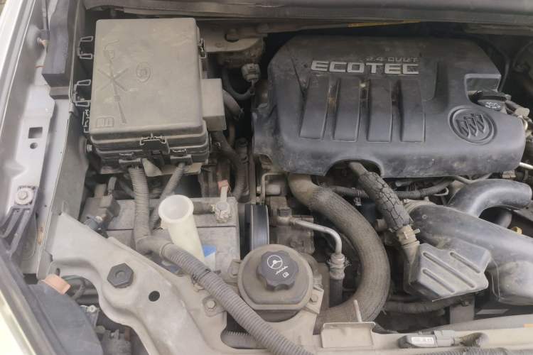 Used Buick GL8 2014 2.4L Classic Edition Engine Bay Right