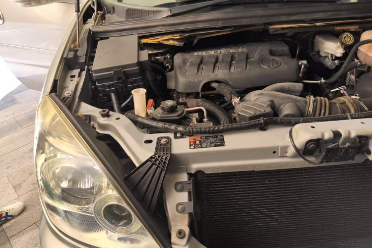 Used Buick GL8 2014 2.4L Classic Edition Engine Bay Right