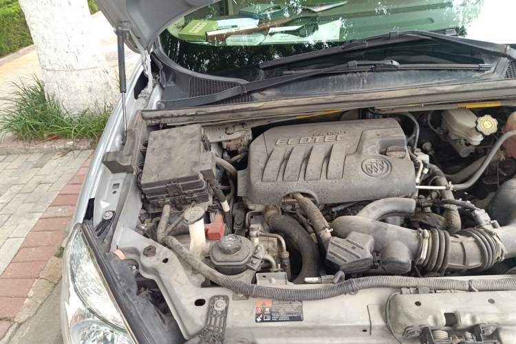 Used Buick GL8 2014 2.4L Classic Edition Engine Bay Right