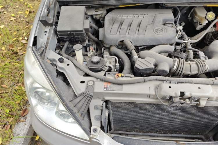Used Buick GL8 2014 2.4L Classic Edition Engine Bay Right