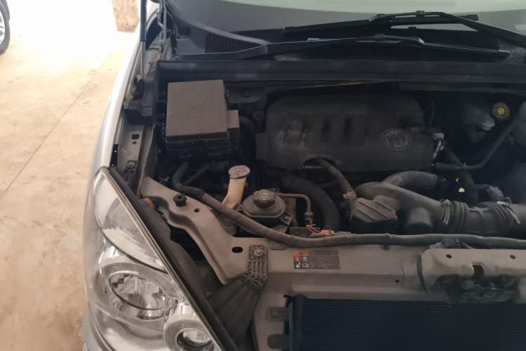Used Buick GL8 2014 2.4L Classic Edition Engine Bay Right