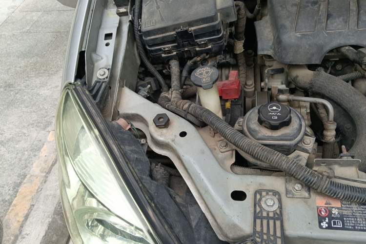 Used Buick GL8 2014 2.4L Classic Edition Engine Bay Right