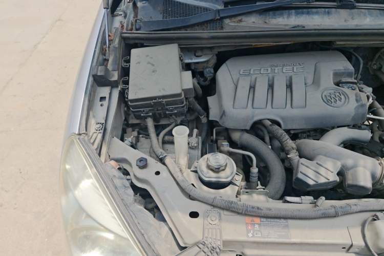 Used Buick GL8 2014 2.4L Classic Edition Engine Bay Right