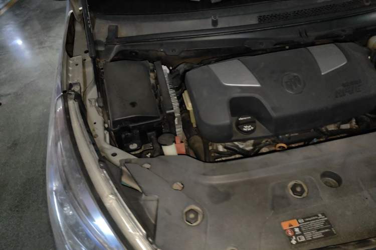 Used Buick GL8 2014 3.0L GT Luxury Business Haoya Edition Engine Bay Right