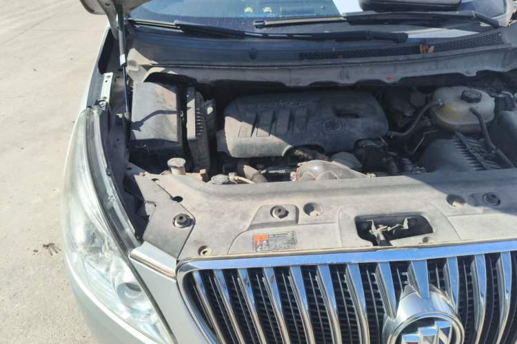 Used Buick GL8 2014 2.4L CT Luxury Business Comfort Edition Engine Bay Right