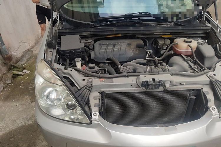 Used Buick GL8 2014 2.4L Classic Edition Engine Bay Right