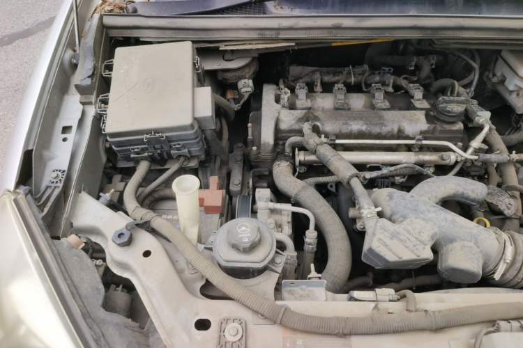 Used Buick GL8 2014 2.4L Executive Edition Engine Bay Right
