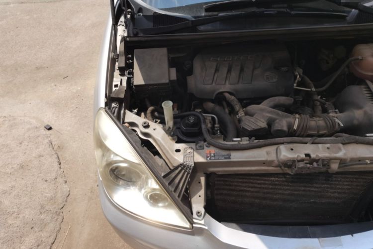 Used Buick GL8 2014 2.4L Classic Edition Engine Bay Right
