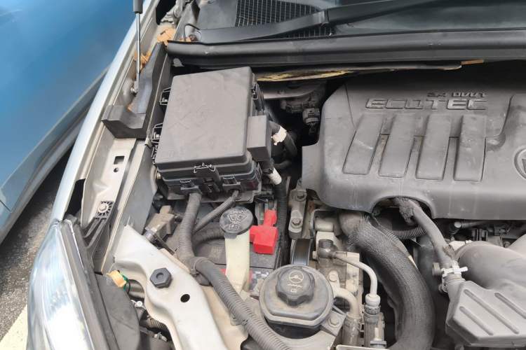 Used Buick GL8 2014 2.4L Classic Edition Engine Bay Right