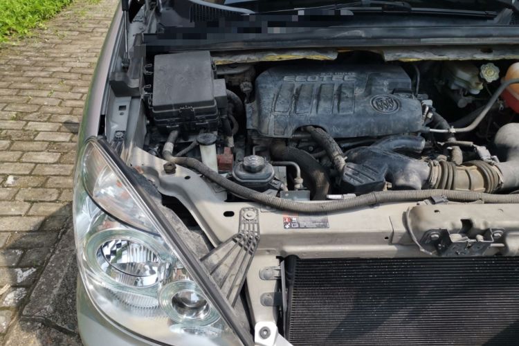 Used Buick GL8 2014 2.4L Classic Edition Engine Bay Right