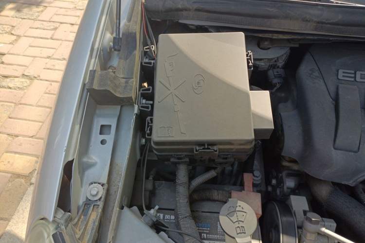 Used Buick GL8 2014 2.4L Classic Edition Engine Bay Right