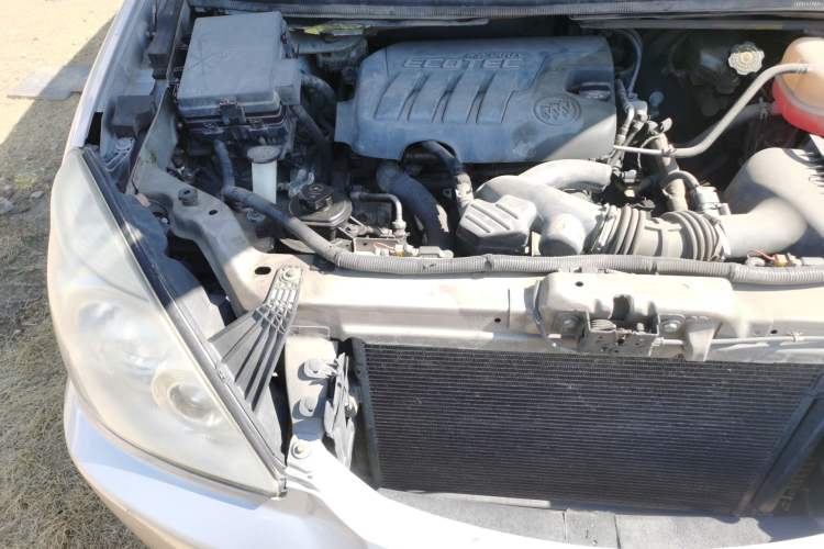 Used Buick GL8 2014 2.4L Classic Edition Engine Bay Right