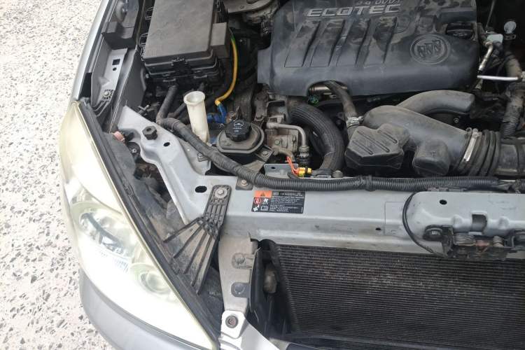 Used Buick GL8 2014 2.4L Classic Edition Engine Bay Right
