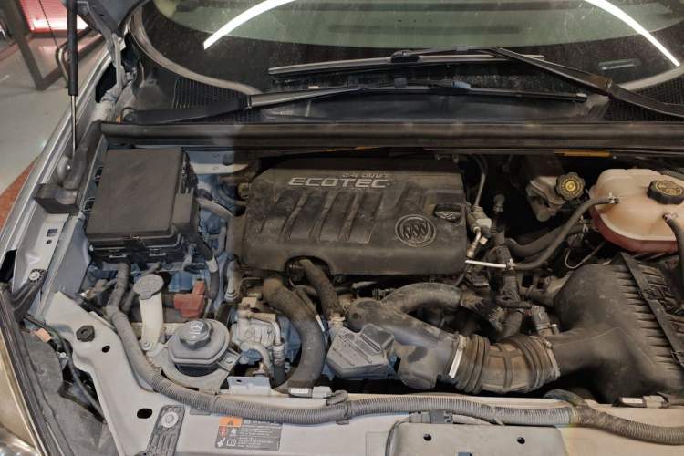 Used Buick GL8 2014 2.4L Classic Edition Engine Bay Right