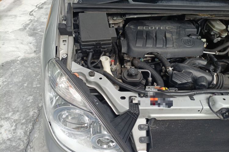 Used Buick GL8 2014 2.4L Classic Edition Engine Bay Right
