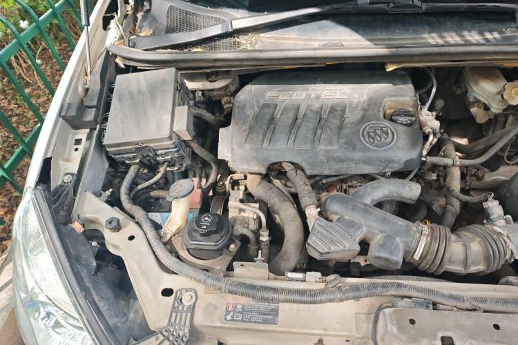 Used Buick GL8 2014 2.4L Classic Edition Engine Bay Right