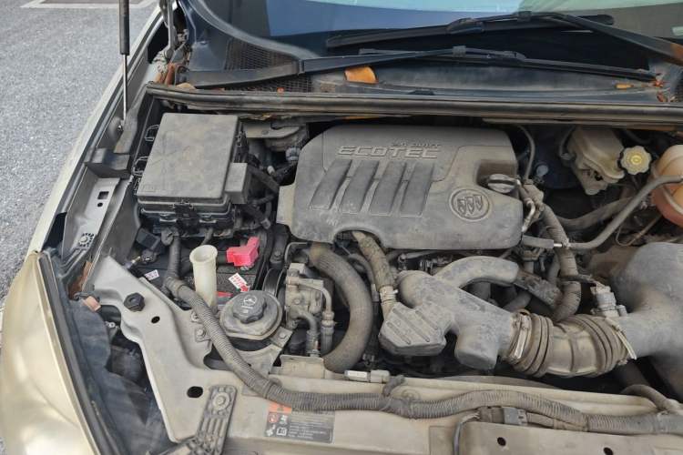 Used Buick GL8 2014 2.4L Classic Edition Engine Bay Right