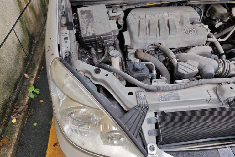 Used Buick GL8 2014 2.4L Classic Edition Engine Bay Right