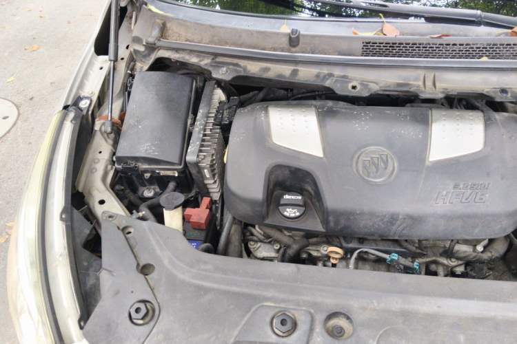 Used Buick GL8 2014 3.0L GT Luxury Business Haoya Edition Engine Bay Right
